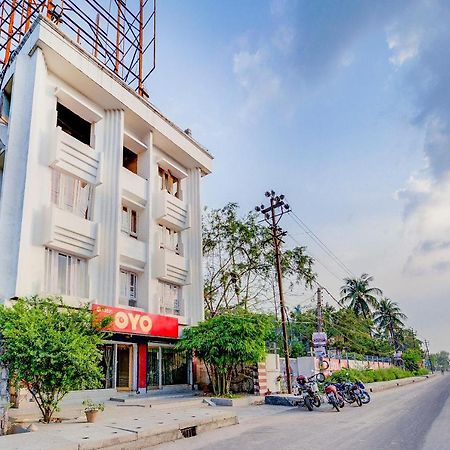 Oyo 13521 Sudhriti Hotel Siliguri Exterior foto