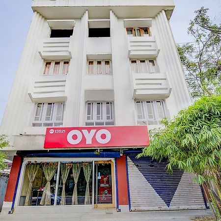 Oyo 13521 Sudhriti Hotel Siliguri Exterior foto