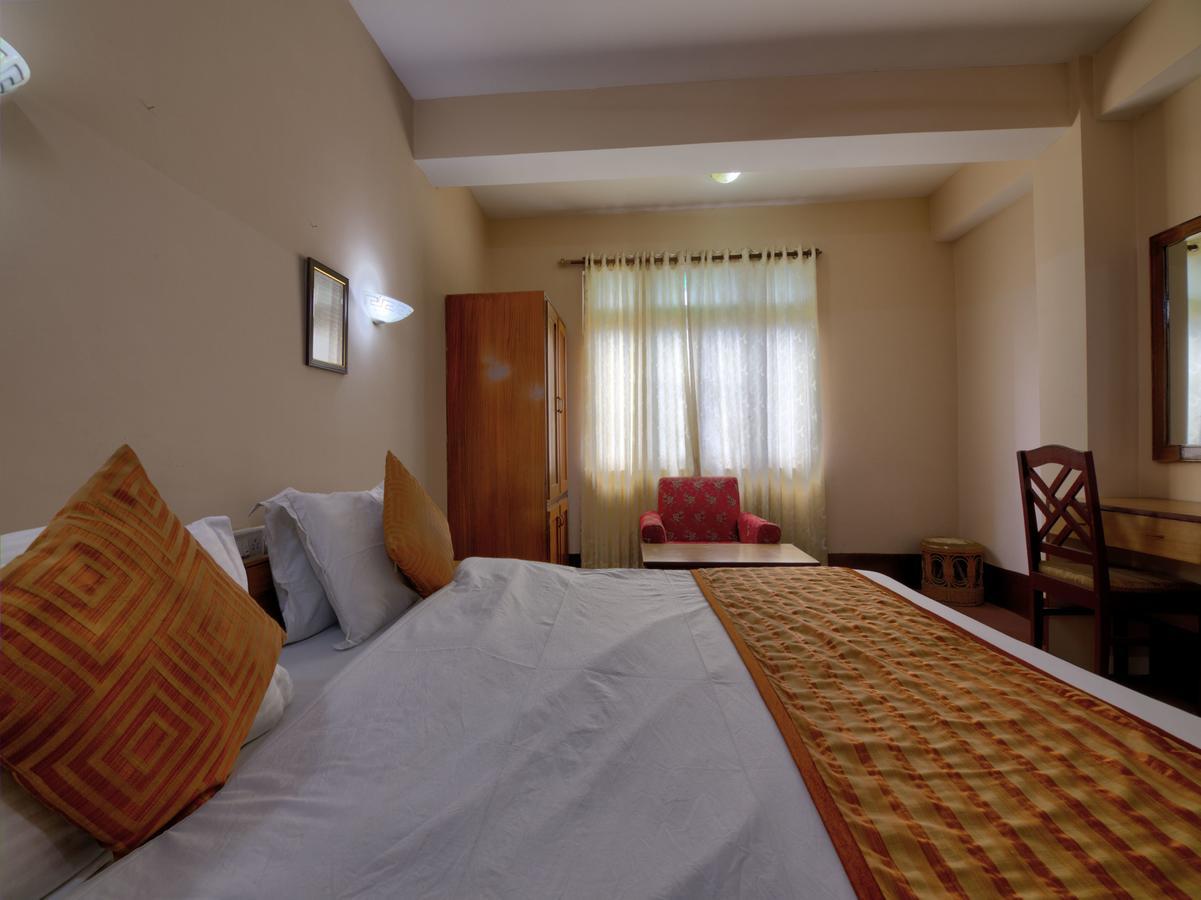Oyo 13521 Sudhriti Hotel Siliguri Exterior foto
