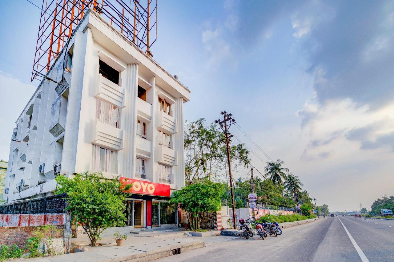 Oyo 13521 Sudhriti Hotel Siliguri Exterior foto