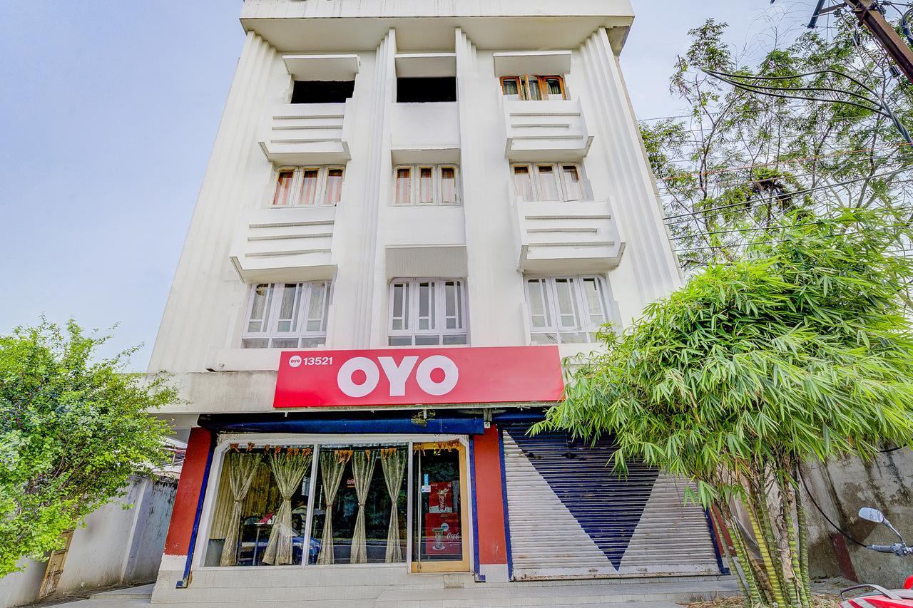Oyo 13521 Sudhriti Hotel Siliguri Exterior foto