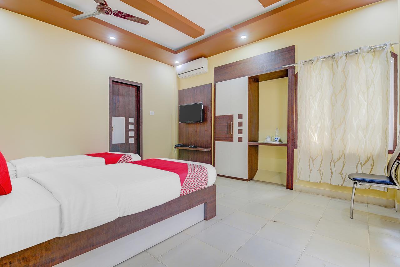 Oyo 13521 Sudhriti Hotel Siliguri Exterior foto