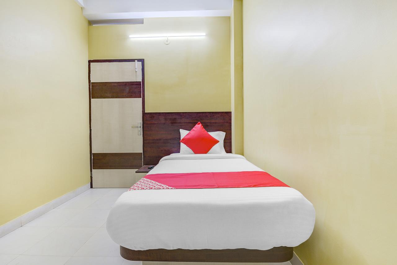 Oyo 13521 Sudhriti Hotel Siliguri Exterior foto