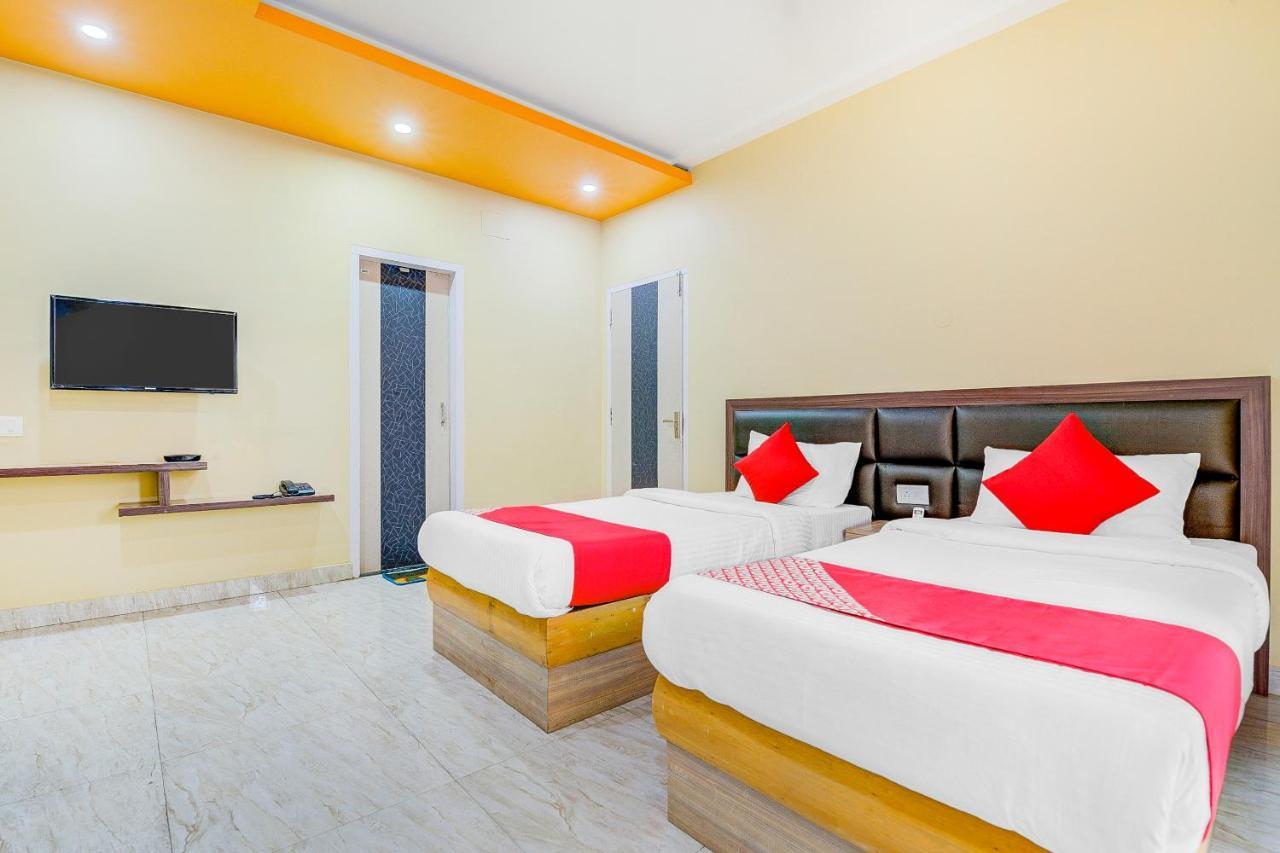 Oyo 13521 Sudhriti Hotel Siliguri Exterior foto